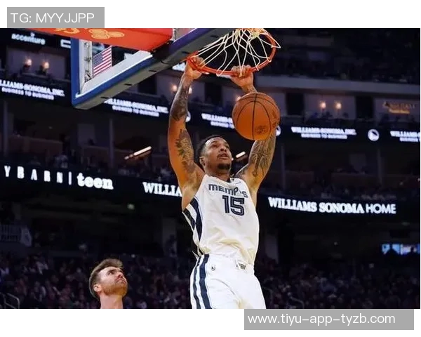 布兰登克拉克赛季首秀表现回顾6分3板1助1断5犯规引发关注